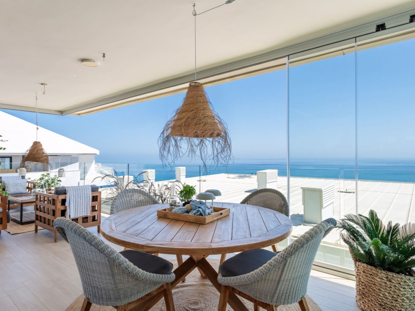 3-rumslägenhet med havsutsikt nära stranden i El Higuerón, Fuengirola